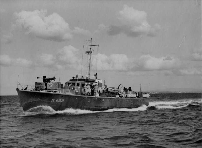 Photograph: Fairmile Q401 underway in Hauraki Gulf, Auckland, 1943 ...