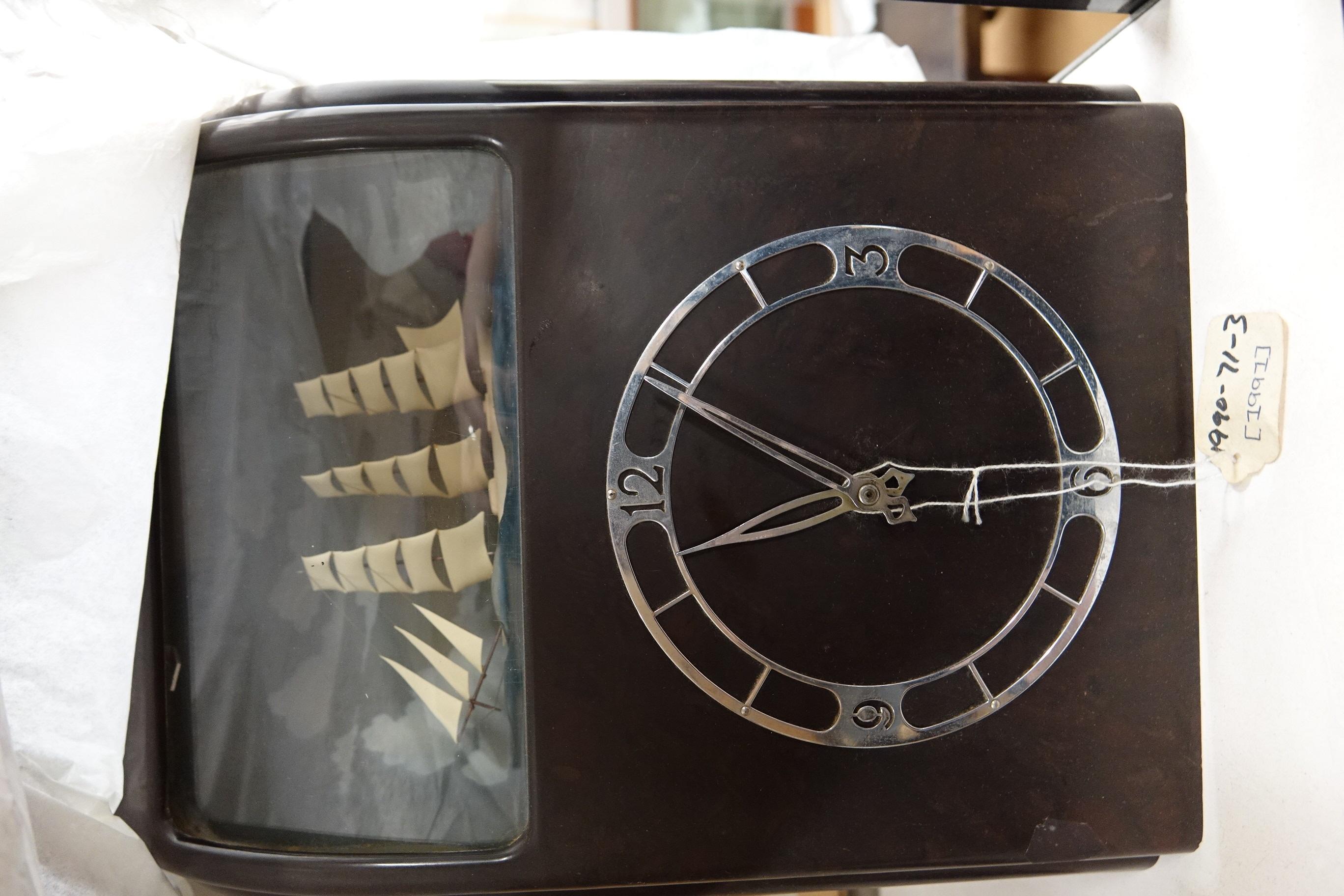 Clock Deco bakelite Vitascope electric clock New Zealand Maritime Museum