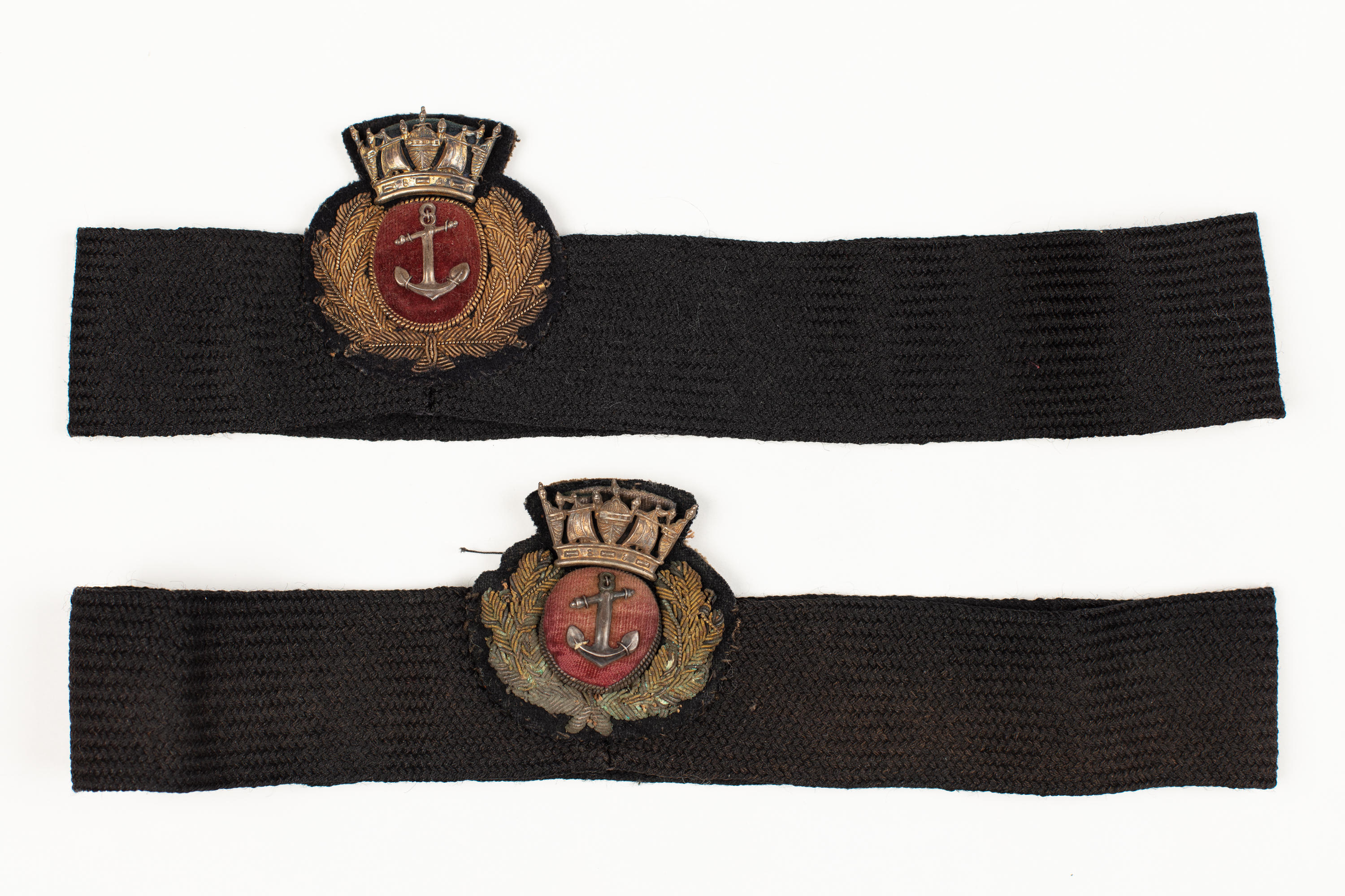 Cap bands and badges (2) New Zealand Maritime Museum